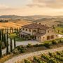 Cum poți locui gratuit în Toscana
